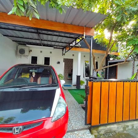 Shifana Homestay Syariah Yogyakarta Exterior photo