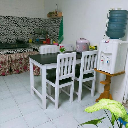 Shifana Homestay Syariah Yogyakarta Exterior photo