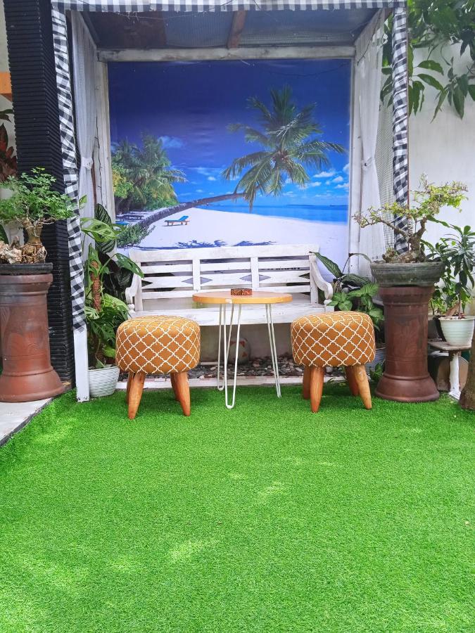 Shifana Homestay Syariah Yogyakarta Exterior photo